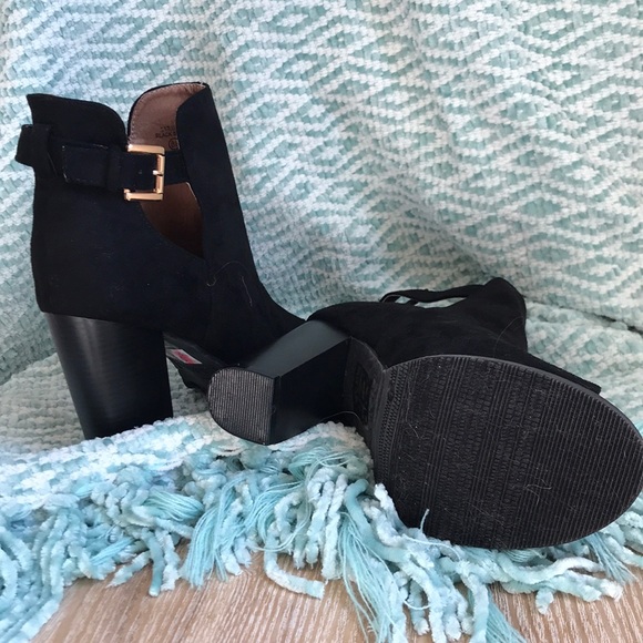 Bella Marie Open Toe Bootie - Picture 5 of 5